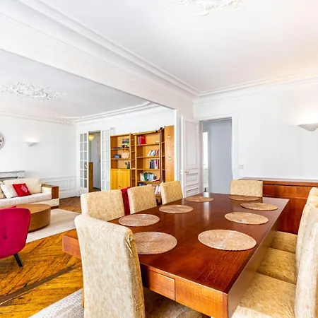 Prestigious Parisian Flat Lägenhet *