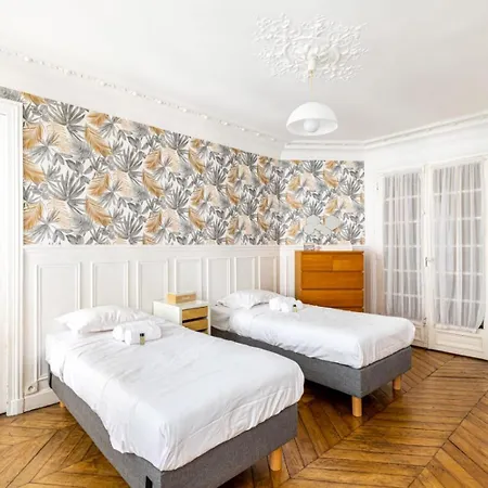 Prestigious Parisian Flat Lägenhet *